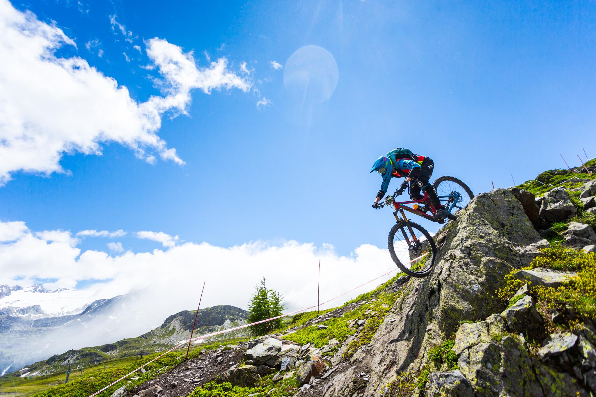 Kerstin Kögler bei der Enduro World Series in La Thuile